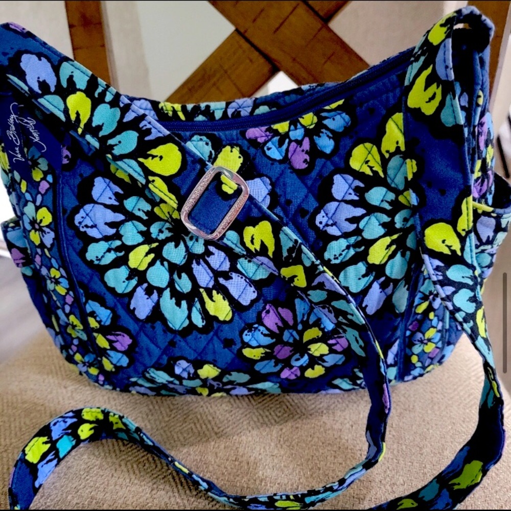 Vera Bradley Indigo Pop print purse (EUC) 💜